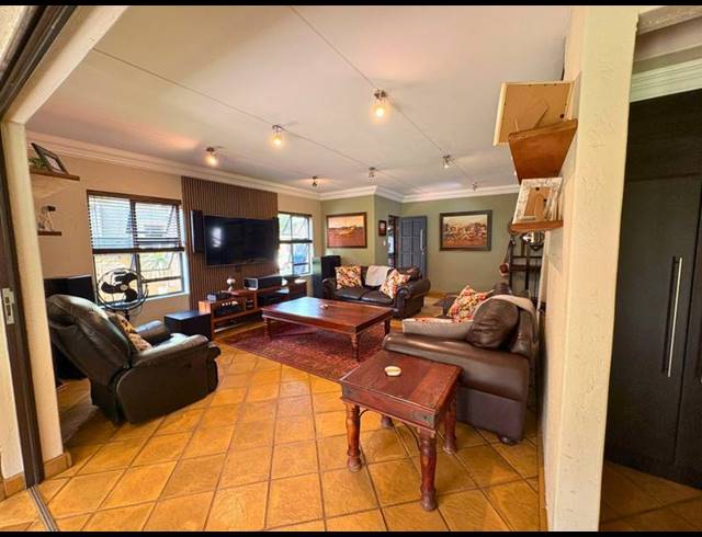 4 BEDROOM HOUSE FOR SALE IN GLEN MARAIS